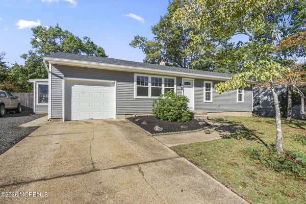 104 STEPHAN RD, BRICK, NJ 08724 - Image da9def7f64e9cb424d3696e8138ed84e/1130726416