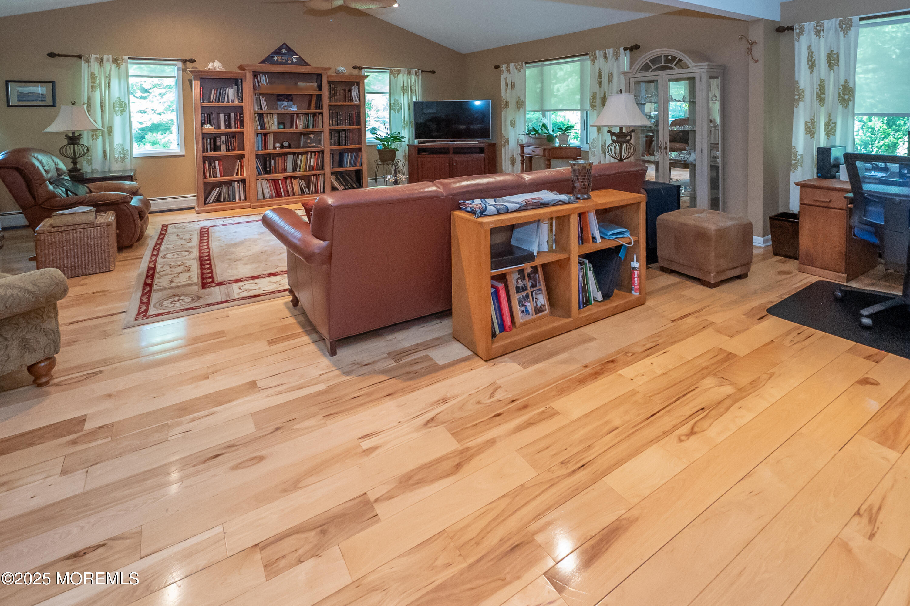 12 Hickory Drive, East Brunswick, New Jersey image 11