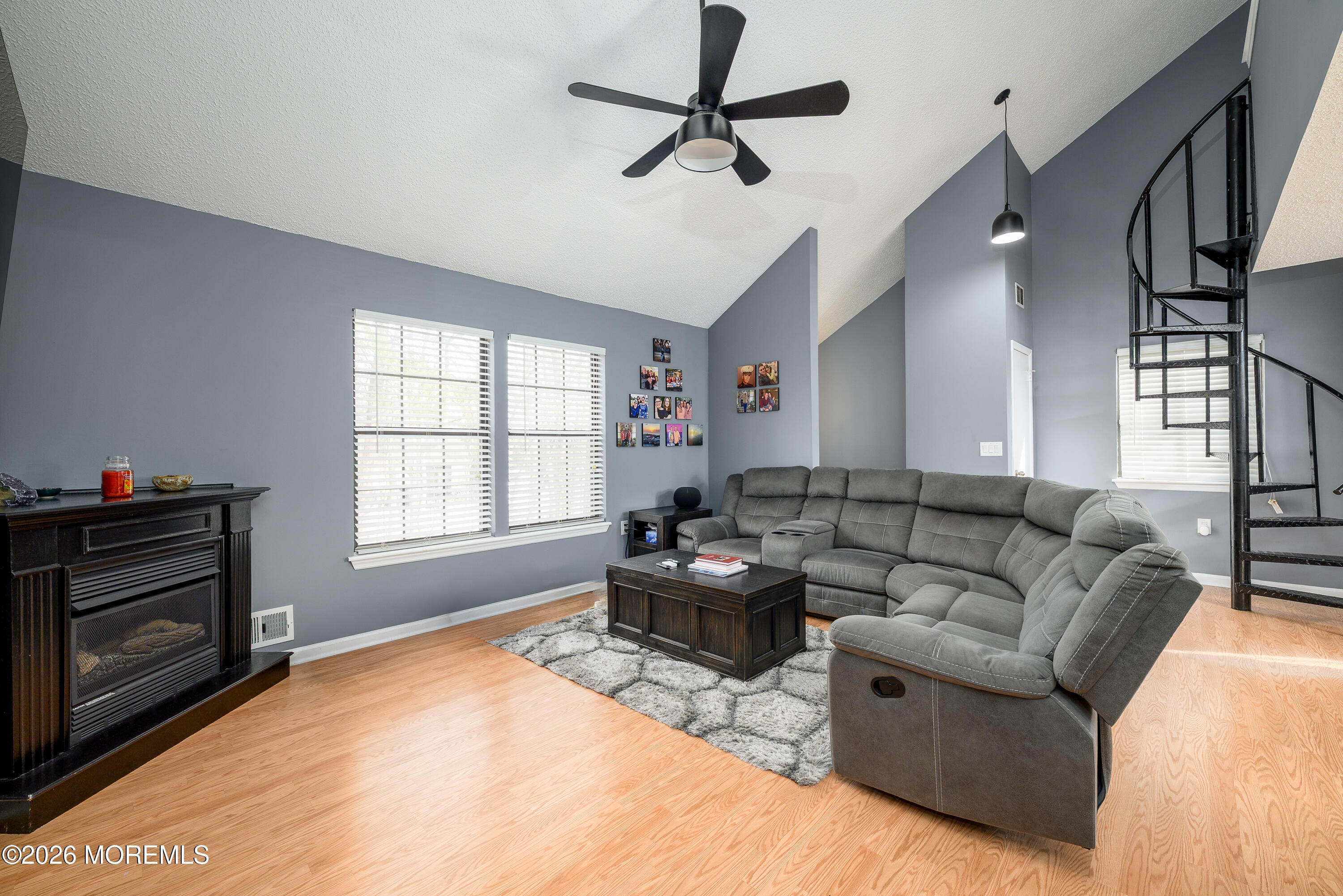 105 Whispering Oaks Way