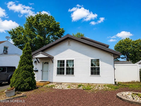 Photo of 40 Compton Avenue, Hazlet, NJ 07734 (MLS # 22627620)