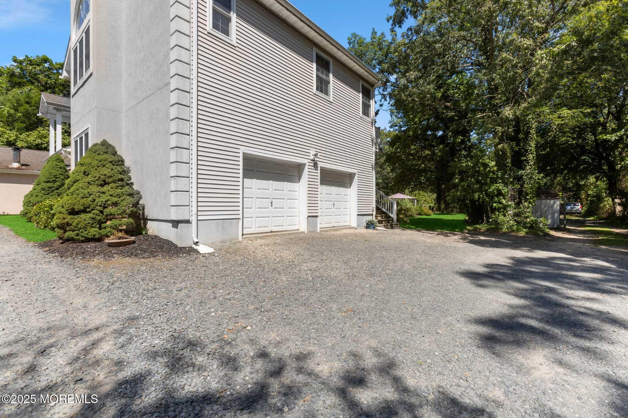 1042 Maxim Southard Road