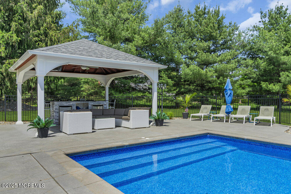 11 Pullen Drive, Millstone, New Jersey image 4