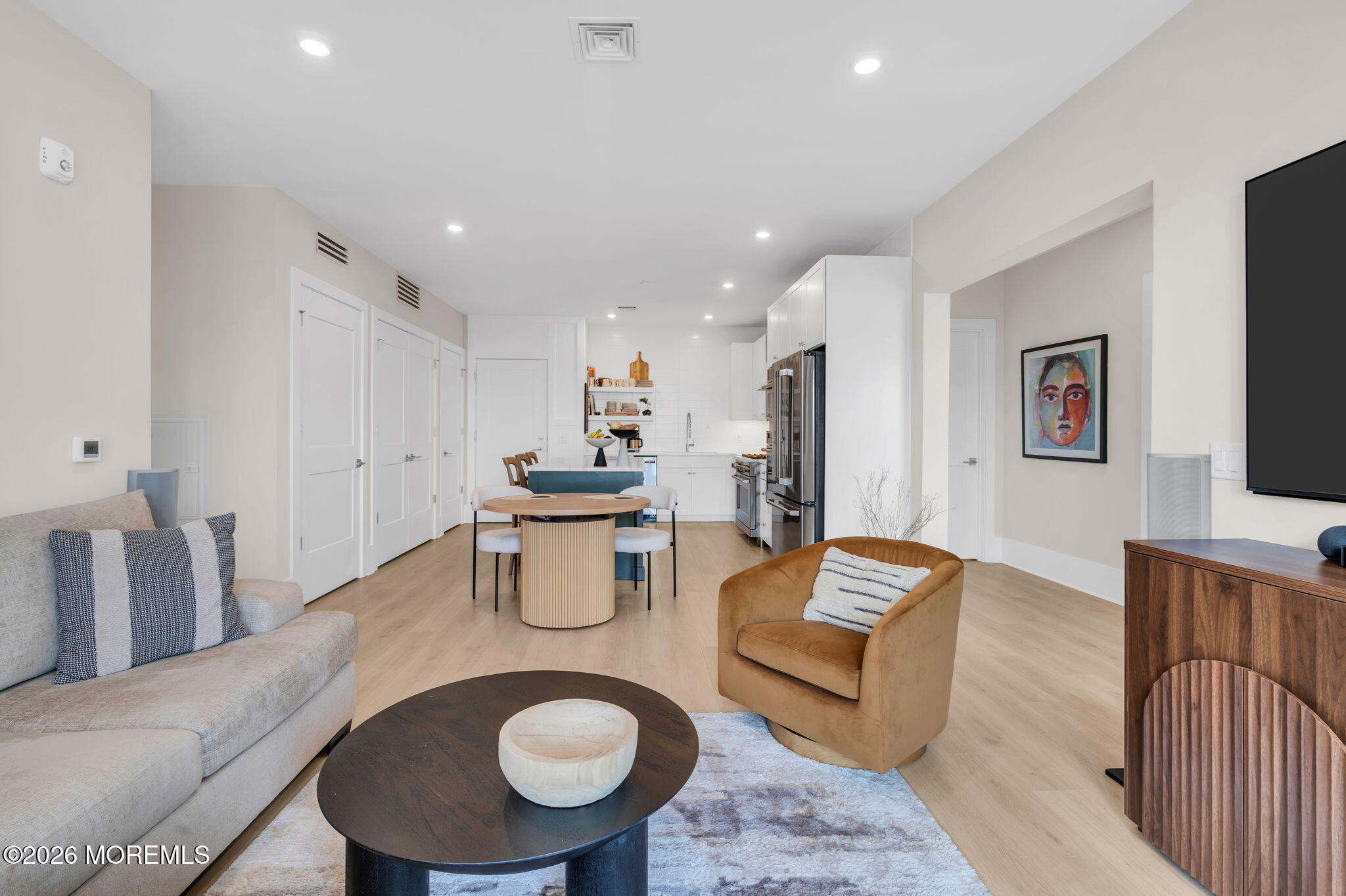 215 2nd Avenue 203