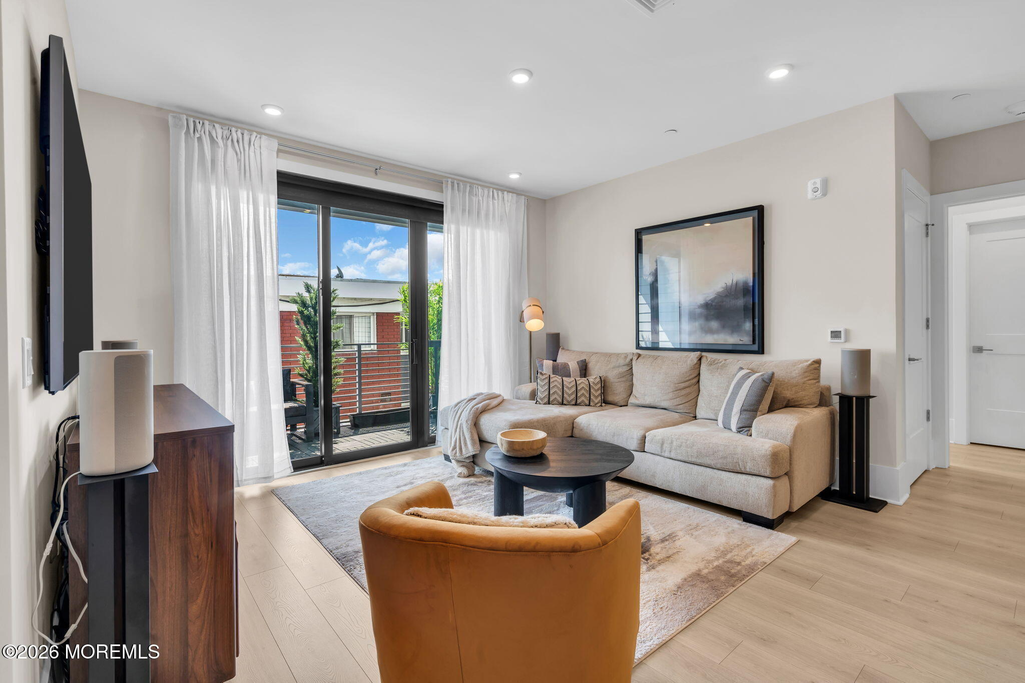 215 2nd Avenue 203