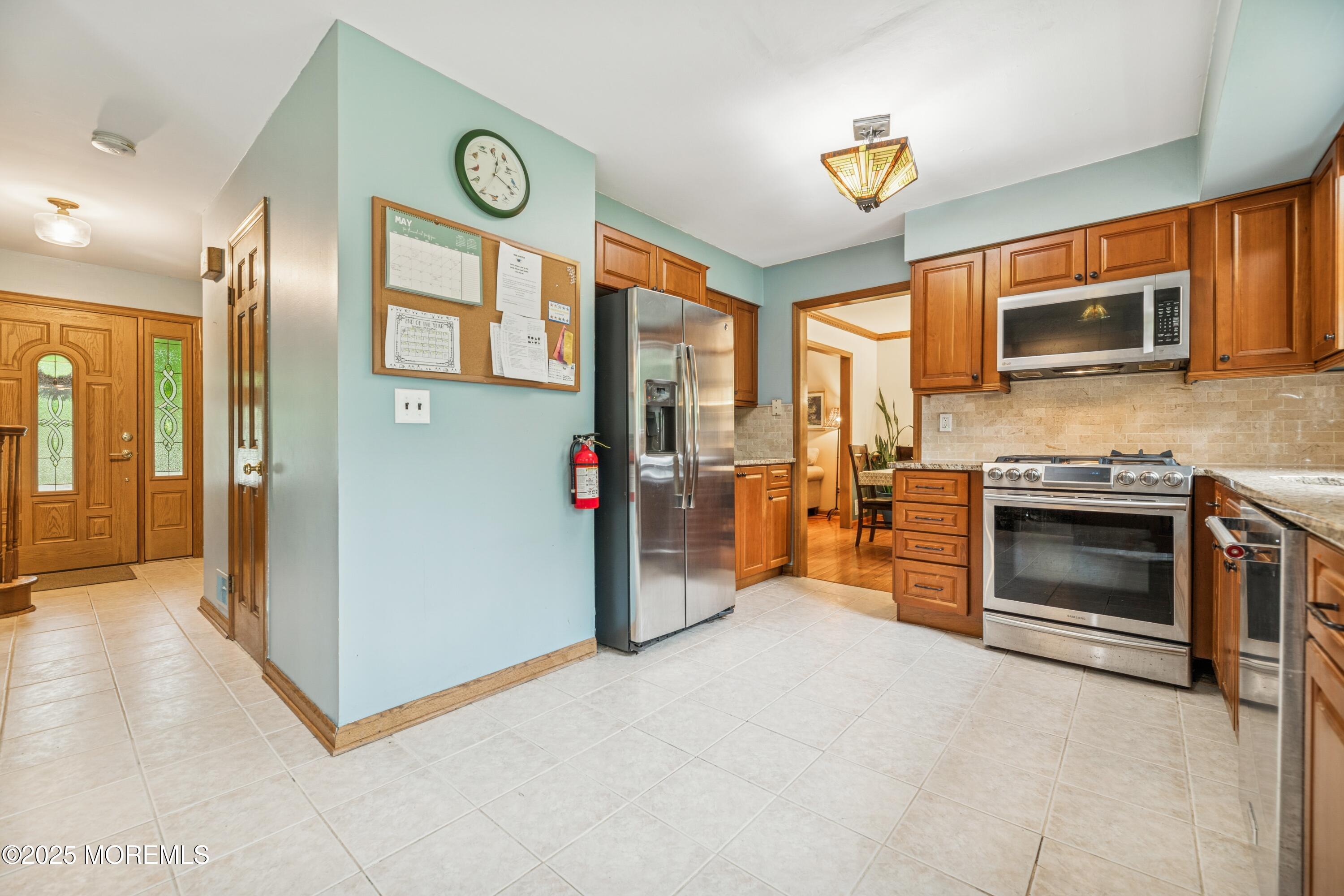 325 Oak Hill Road, Red Bank, New Jersey image 15