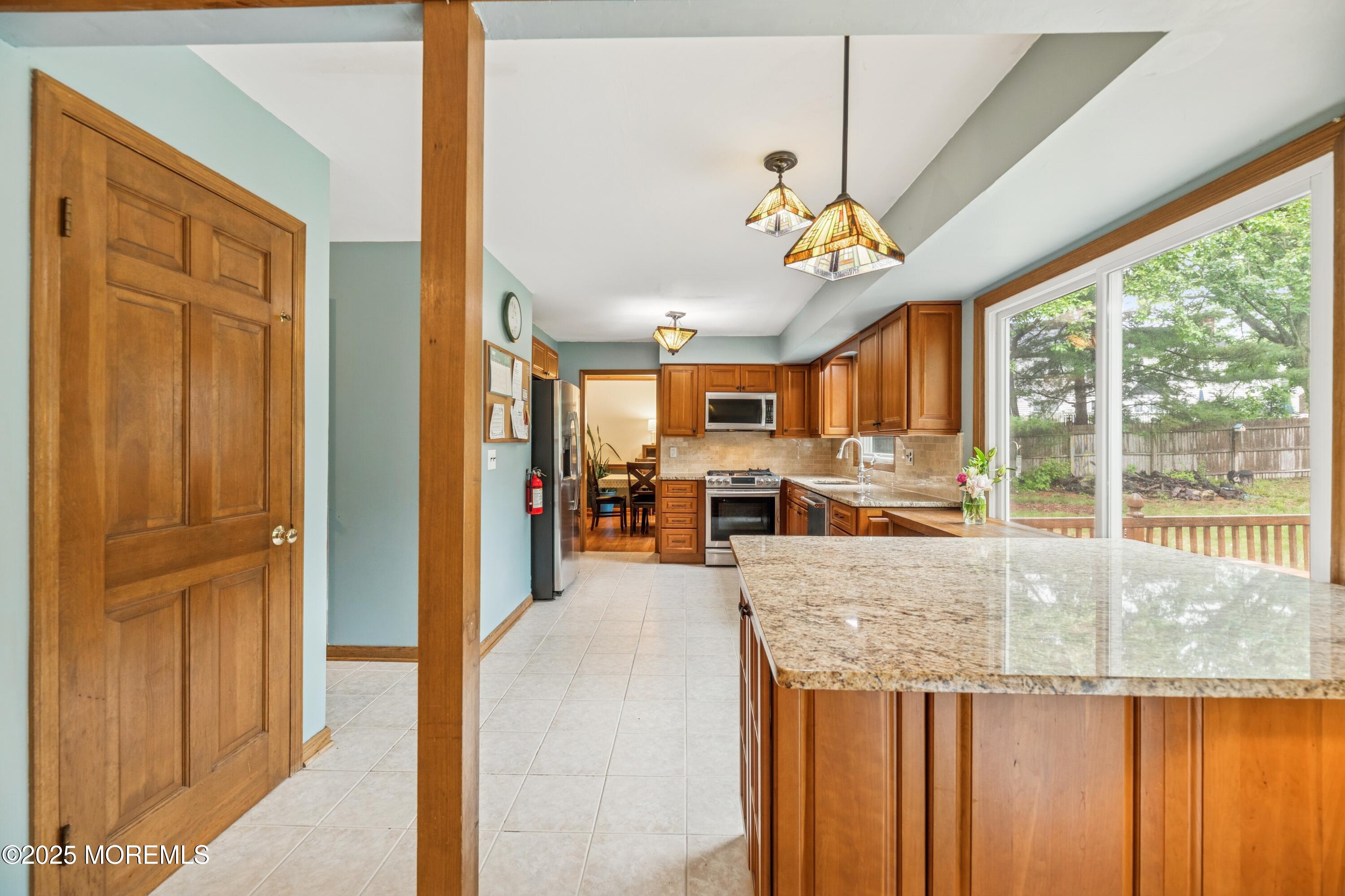 325 Oak Hill Road, Red Bank, New Jersey image 18