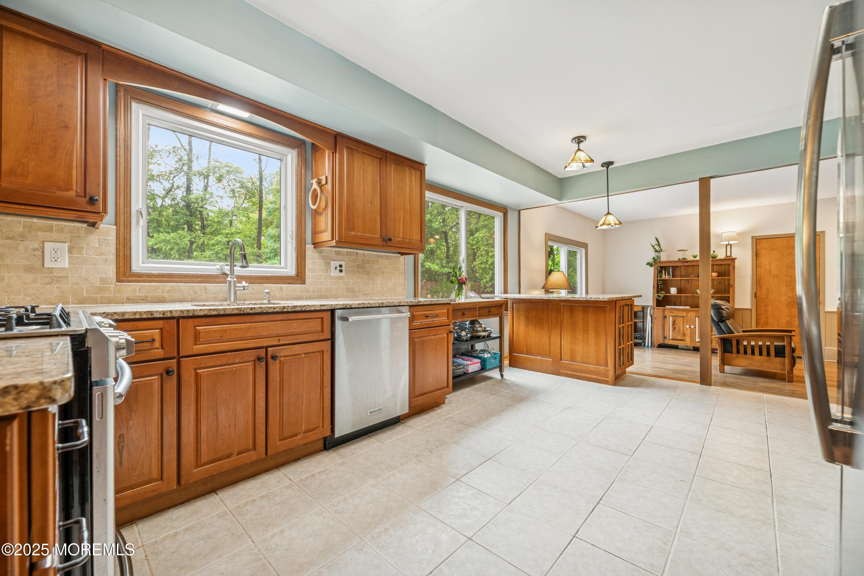 325 Oak Hill Road, Red Bank, New Jersey image 13
