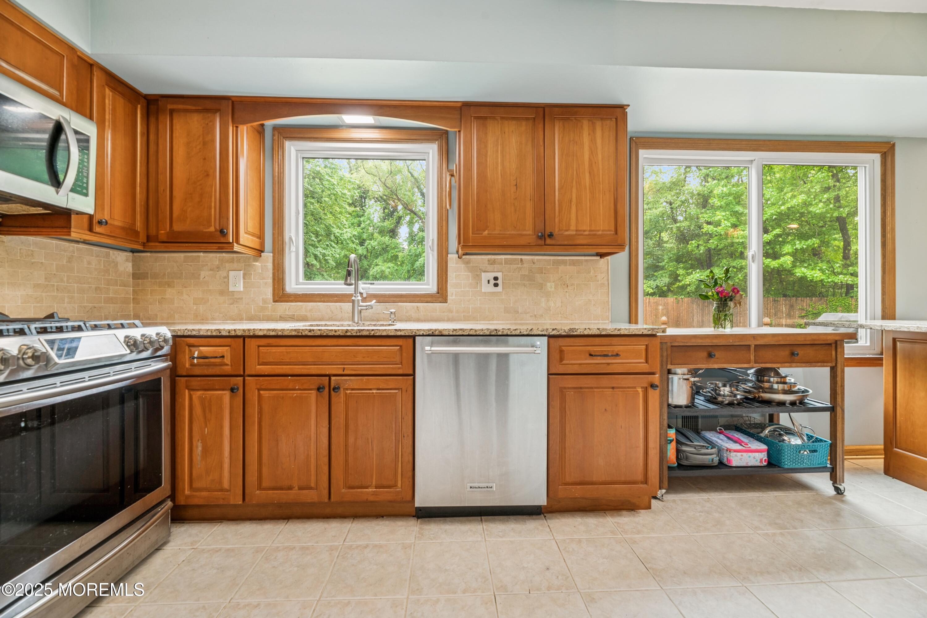 325 Oak Hill Road, Red Bank, New Jersey image 16