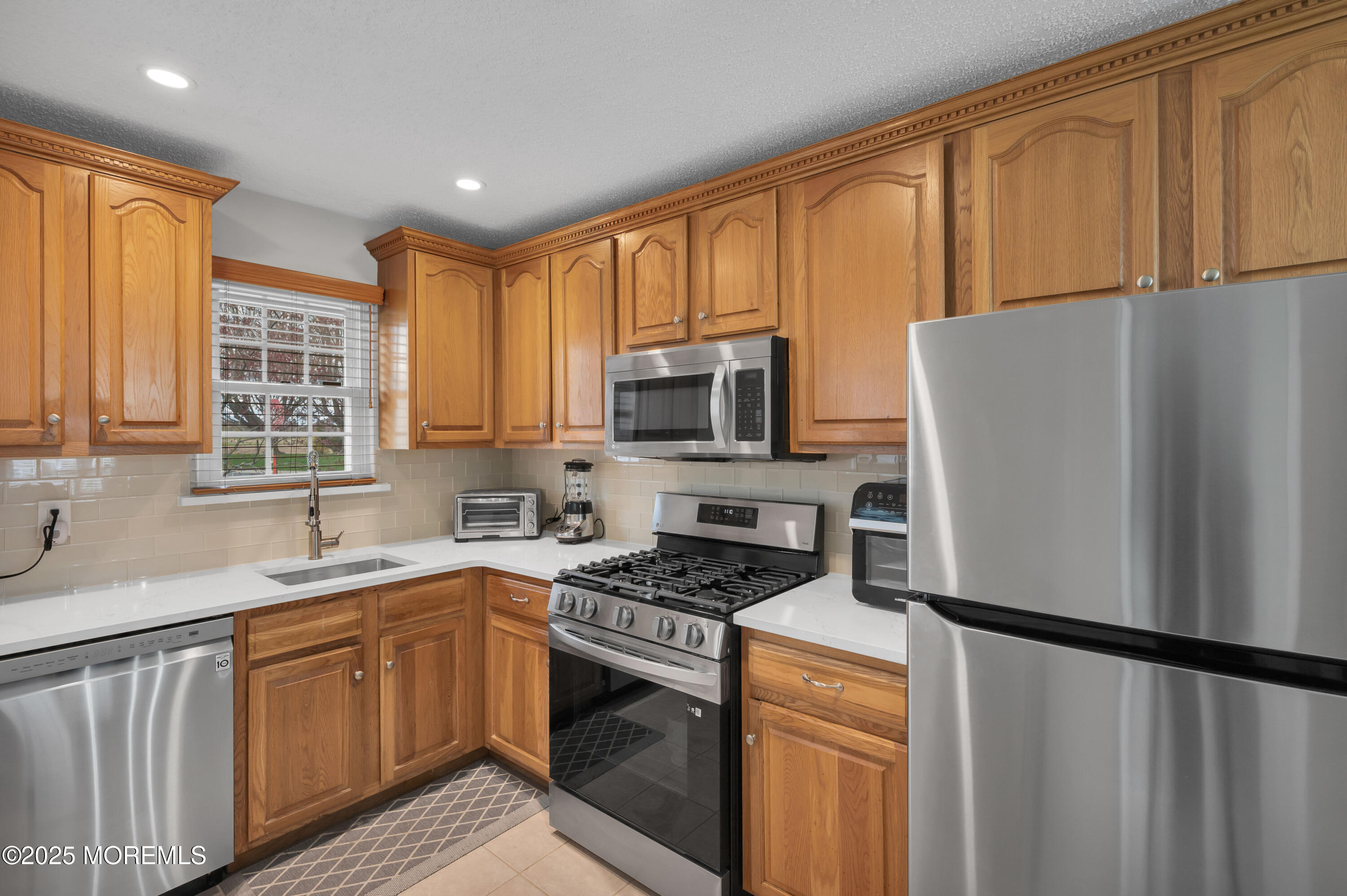 4 Edgeware Close #1000, Freehold, New Jersey image 11