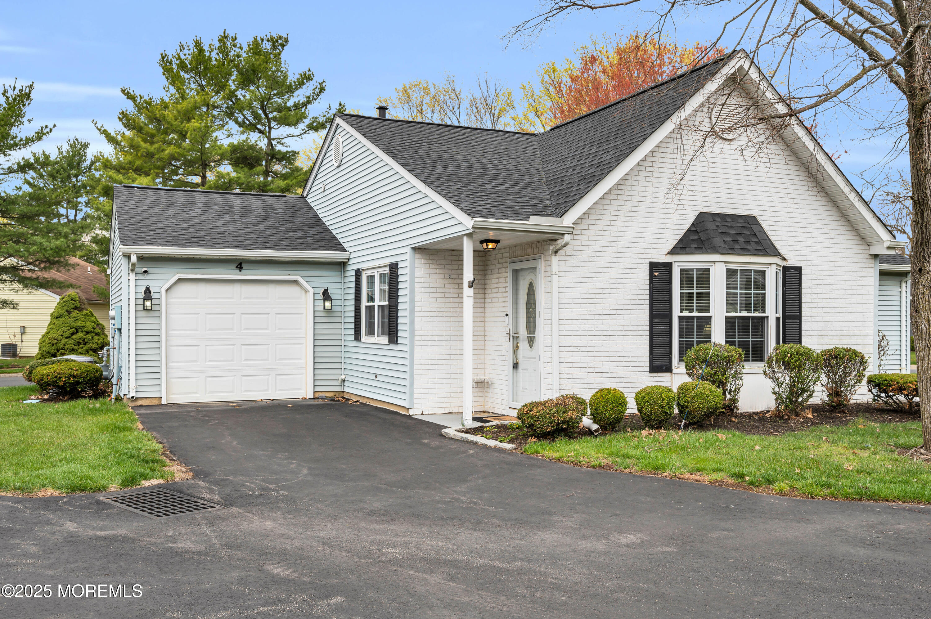 4 Edgeware Close #1000, Freehold, New Jersey image 2