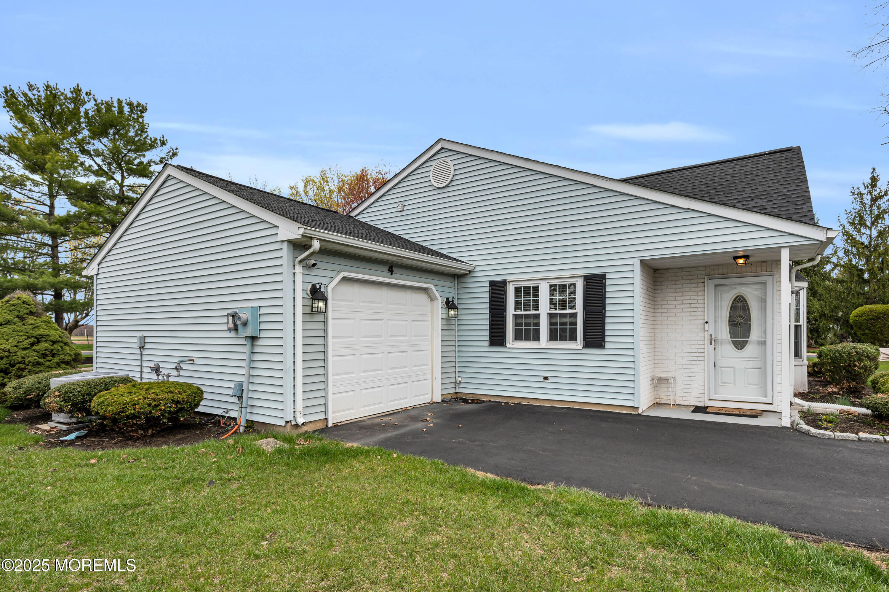4 Edgeware Close #1000, Freehold, New Jersey image 6
