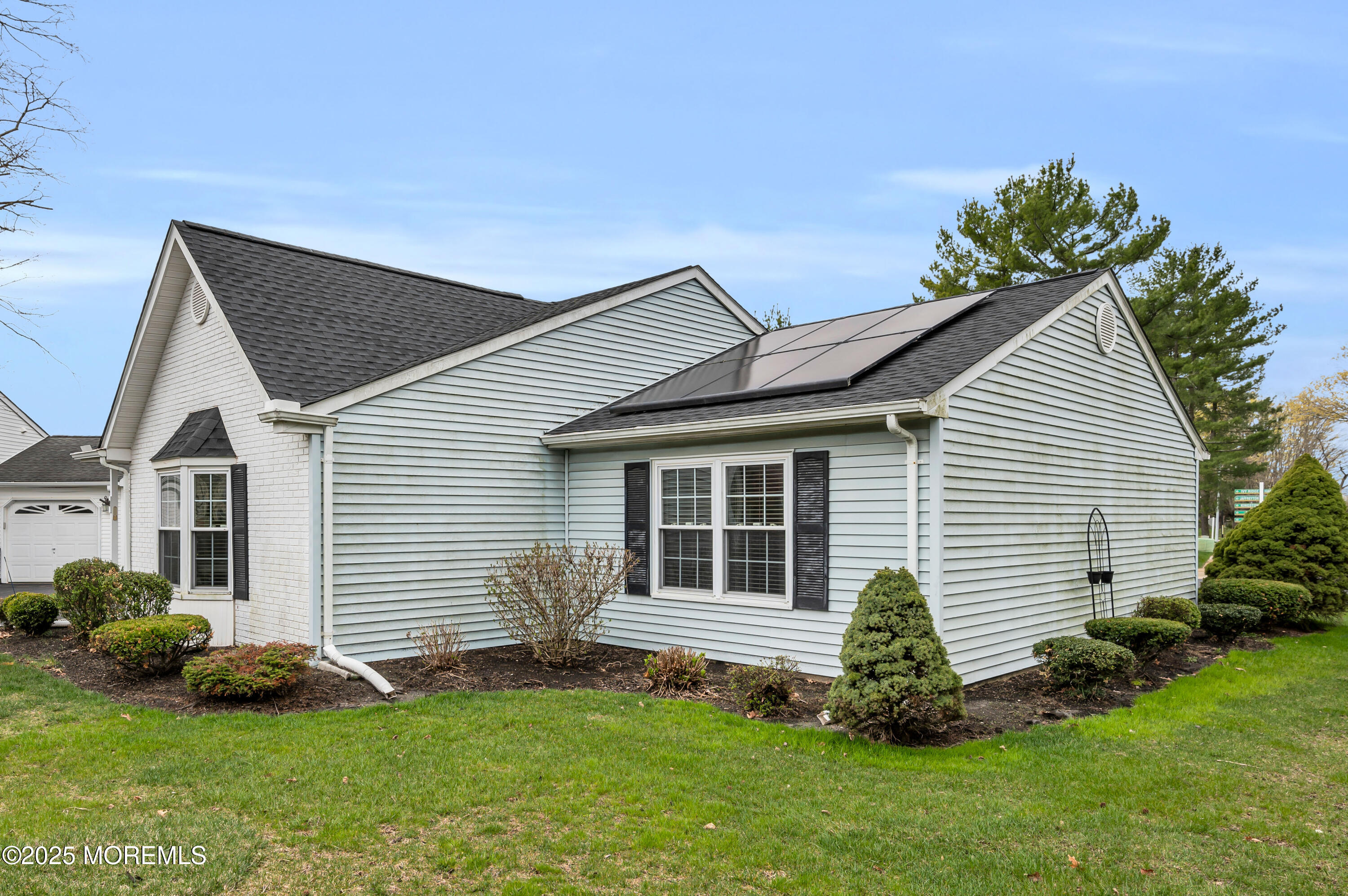 4 Edgeware Close #1000, Freehold, New Jersey image 3
