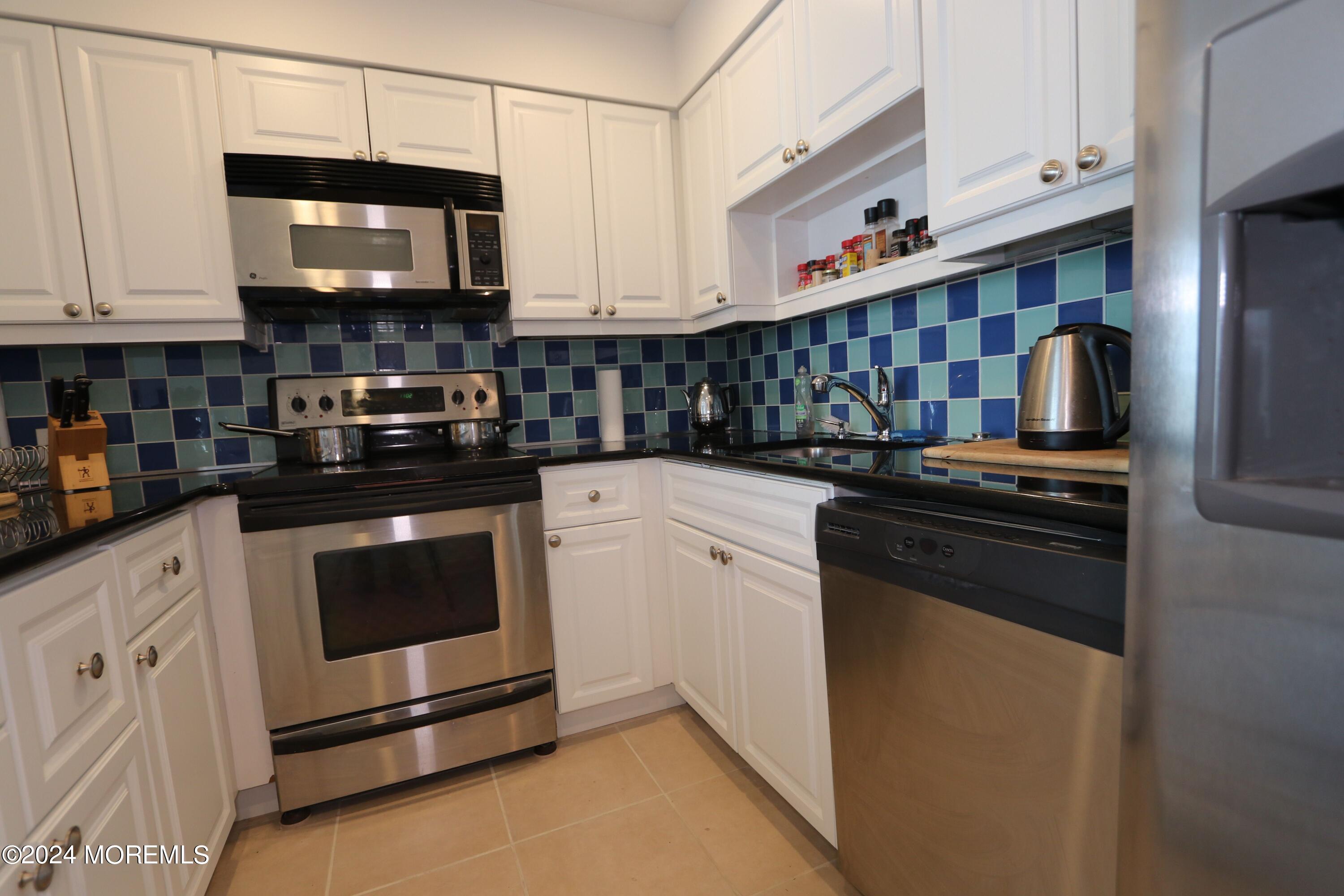 100 Shearwater Court #32, Jersey City, New Jersey image 3