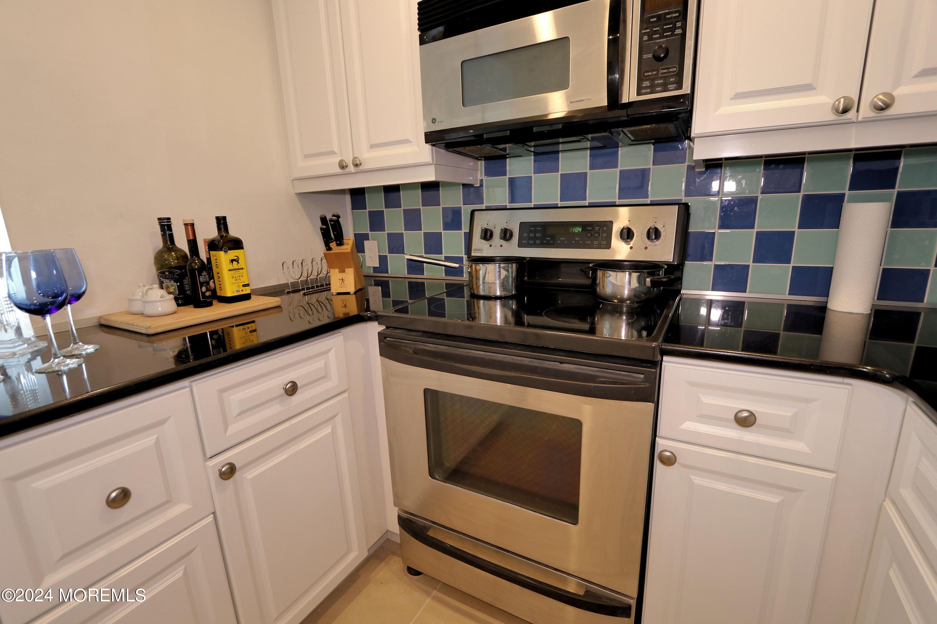 100 Shearwater Court #32, Jersey City, New Jersey image 4