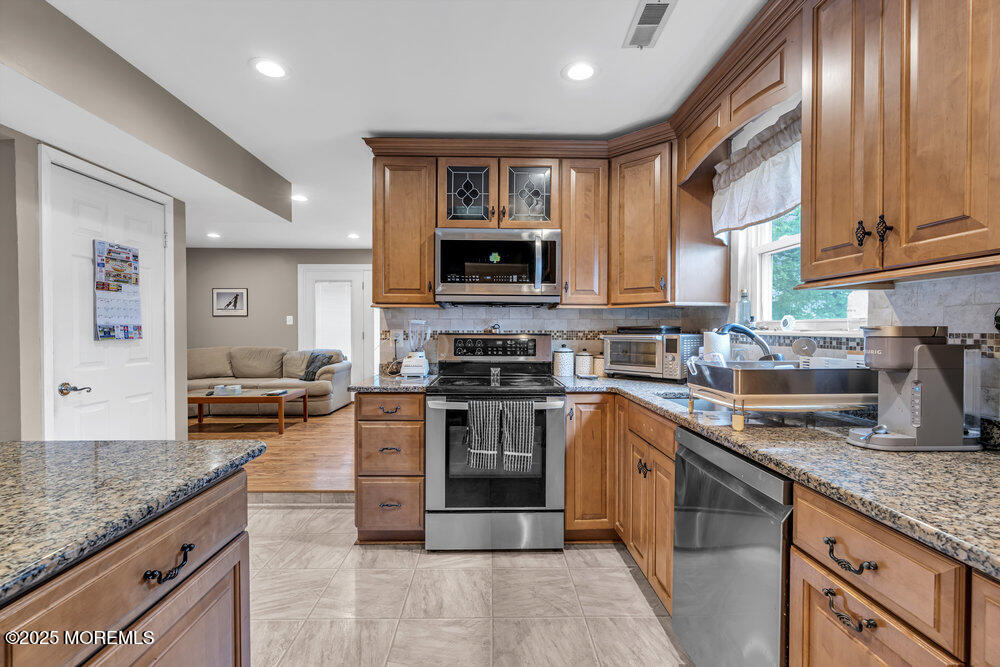 16 Silversmith Court, Howell, New Jersey image 11