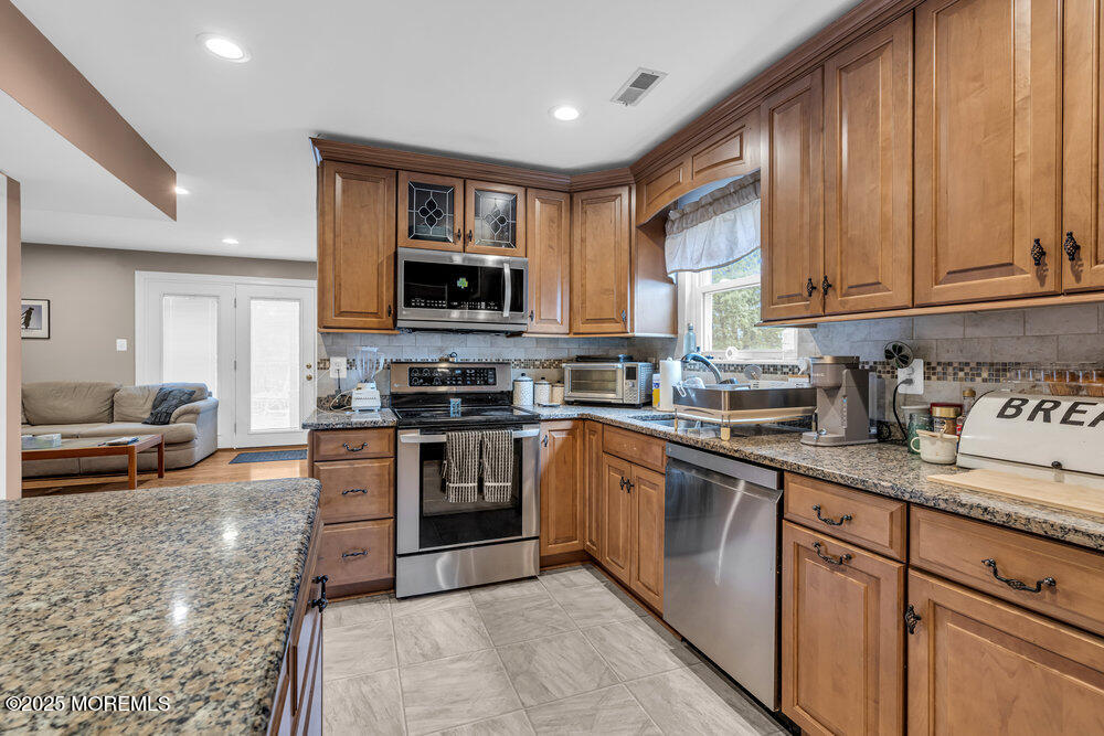 16 Silversmith Court, Howell, New Jersey image 12