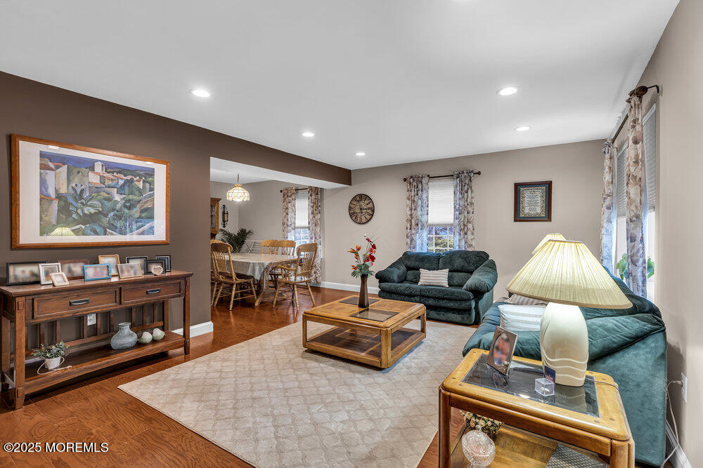 16 Silversmith Court, Howell, New Jersey image 3