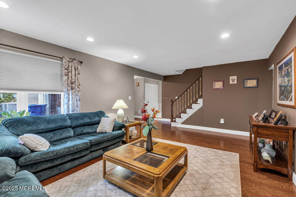 16 Silversmith Court, Howell, New Jersey image 5