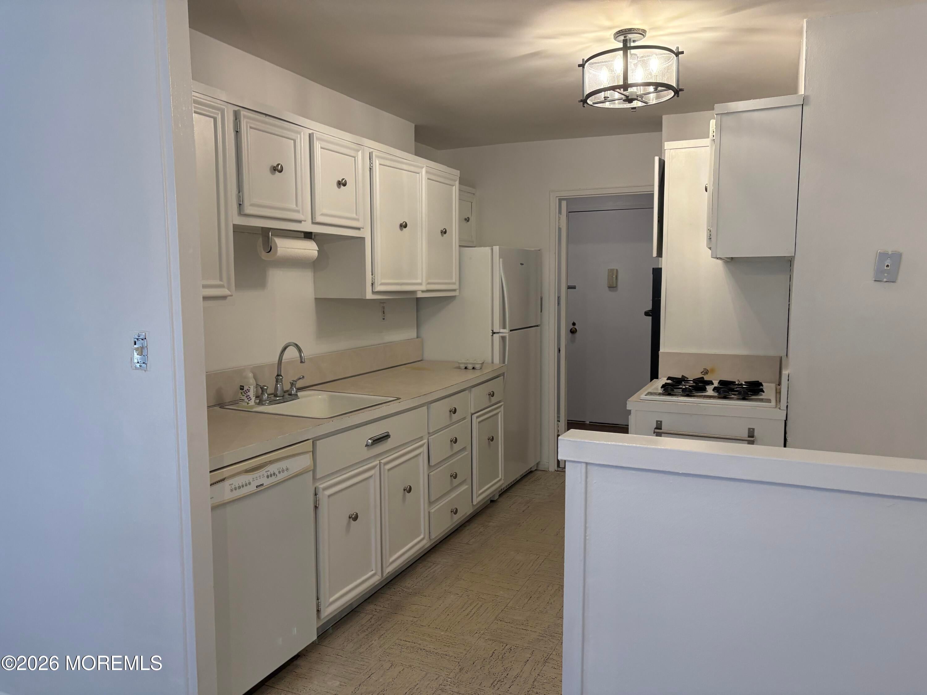 28 Riverside Avenue 1J