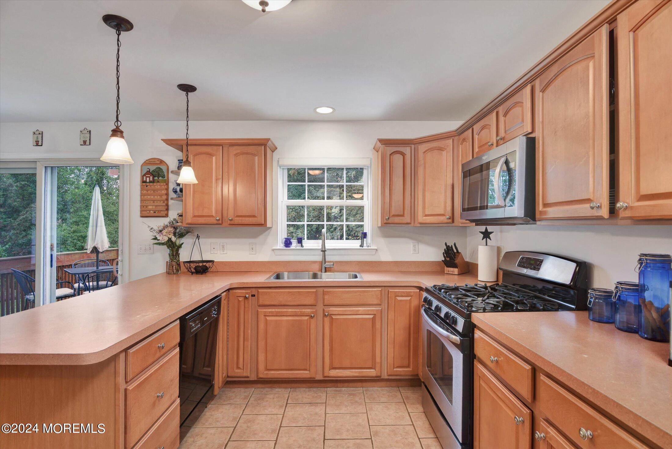 203 Conifer Crest Way, Eatontown, New Jersey image 5