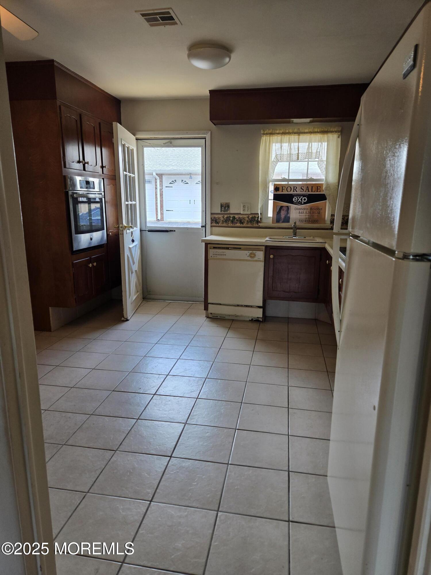 529b Portsmouth Drive, Lakewood, New Jersey image 2