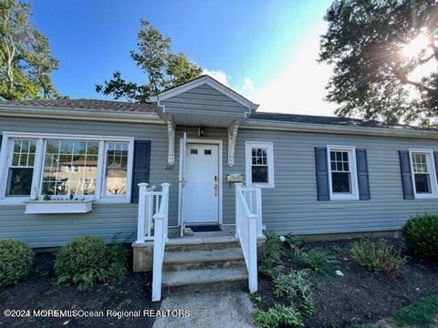 Photo for 742 Myrtle Avenue