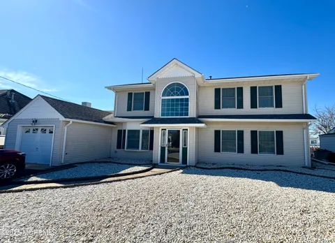 MLS: 22504357