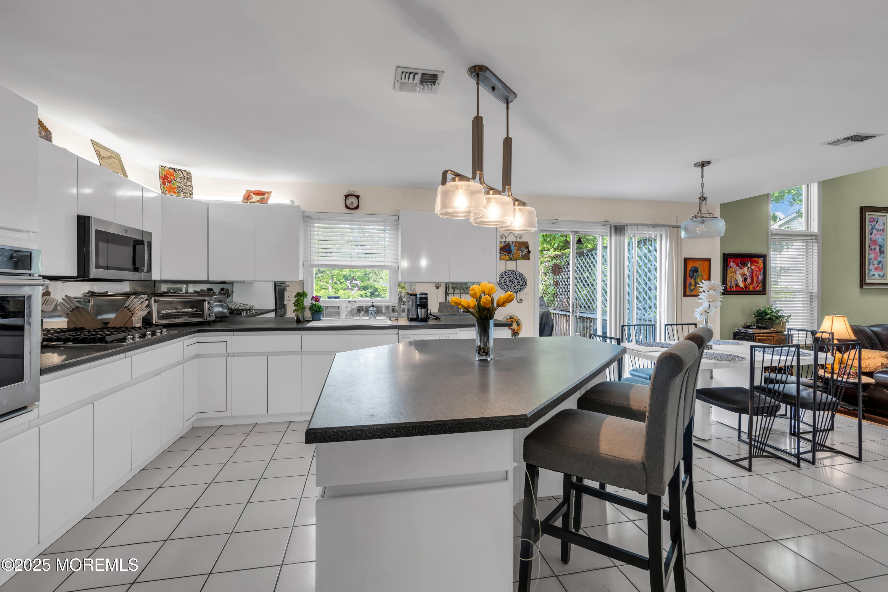 2 Wendi Way, Manalapan, New Jersey image 12