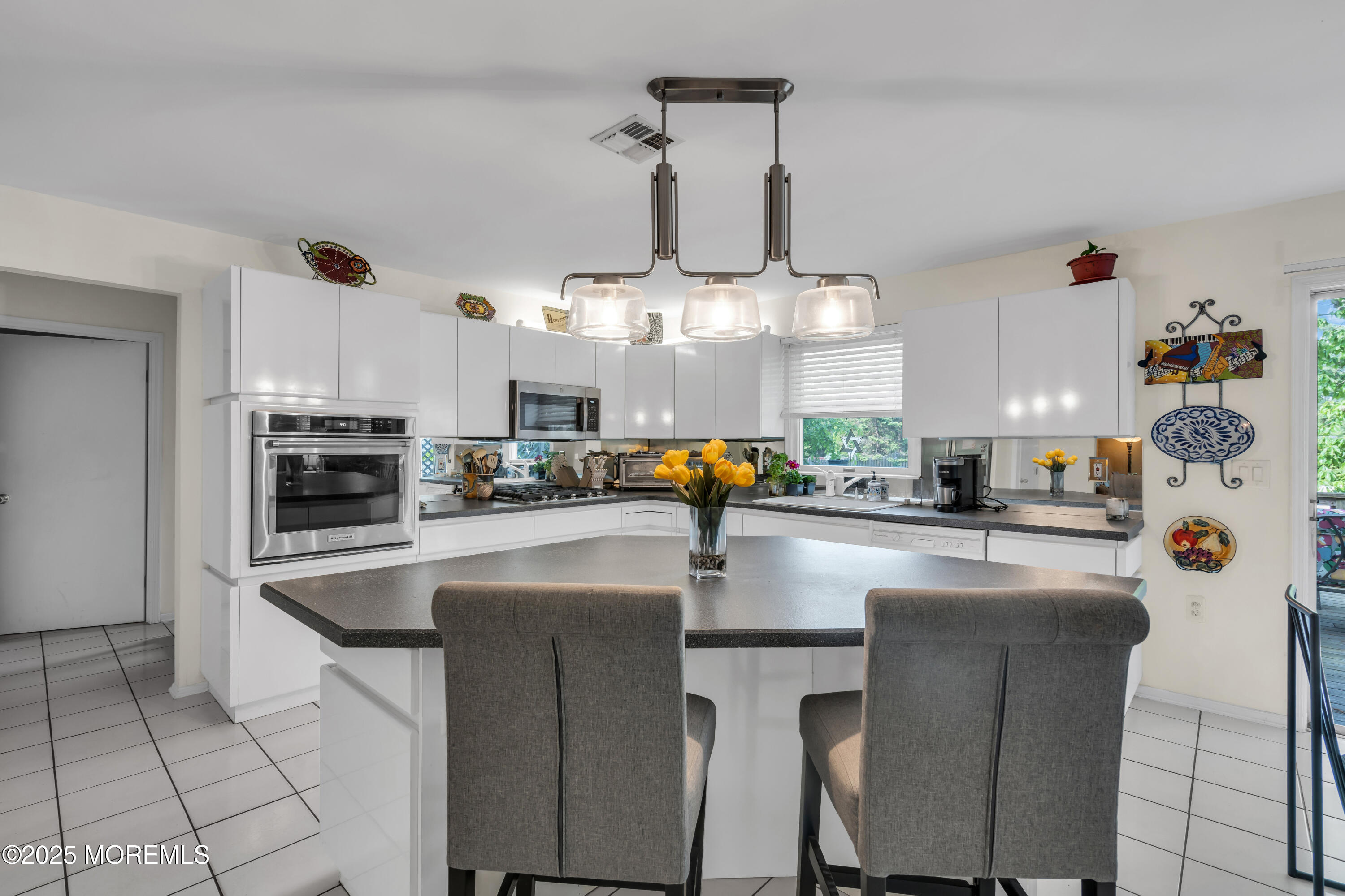 2 Wendi Way, Manalapan, New Jersey image 8