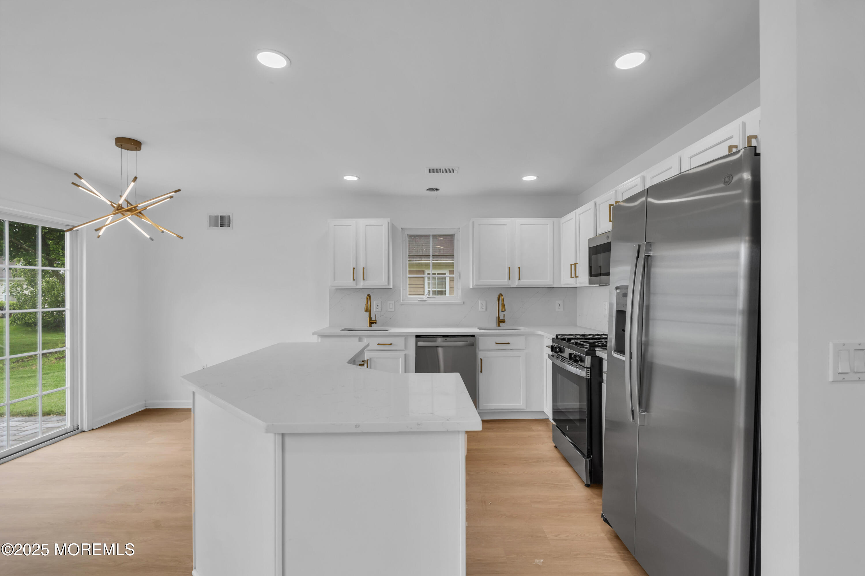 31 Oakmont Road, Lakewood, New Jersey image 22