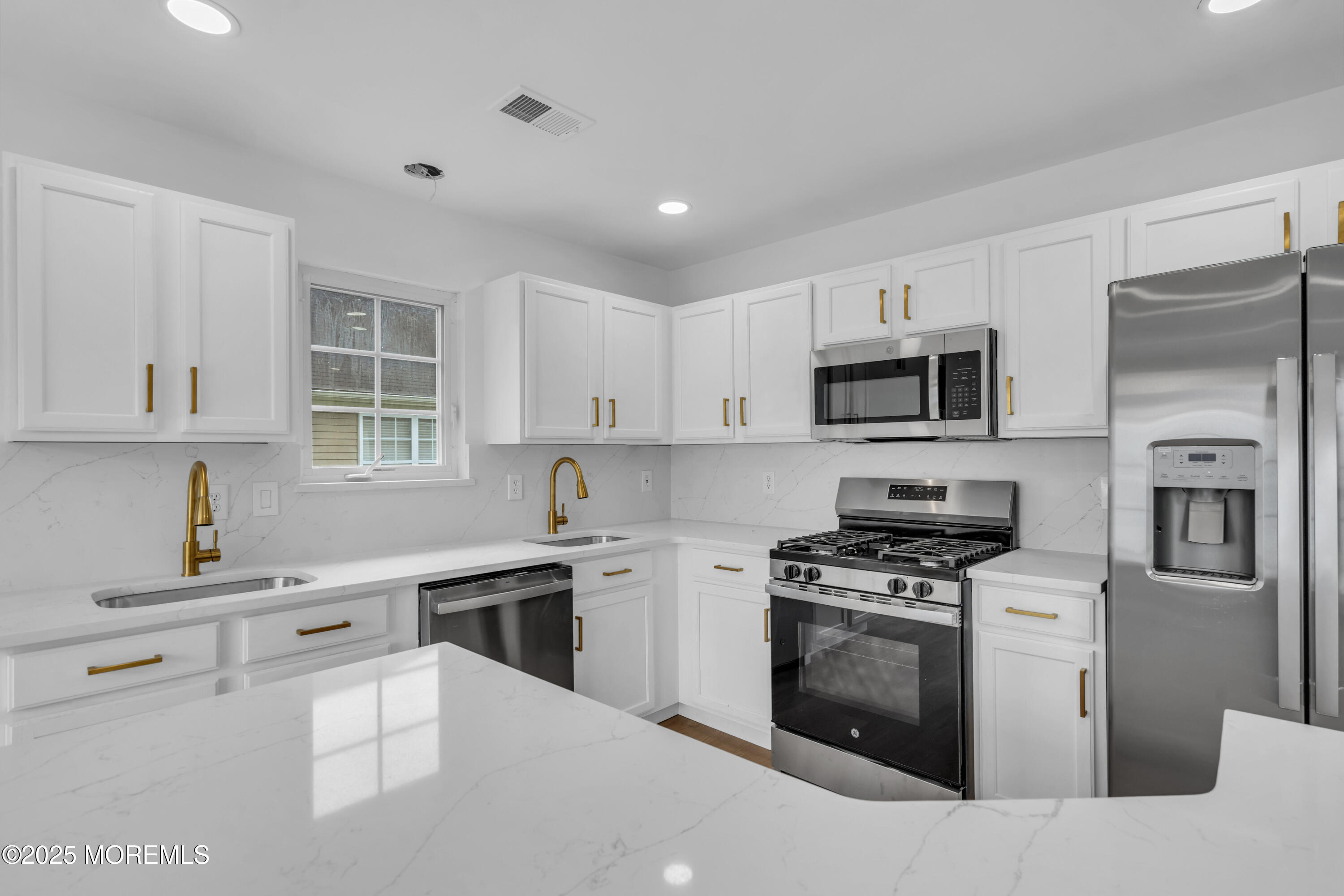 31 Oakmont Road, Lakewood, New Jersey image 24