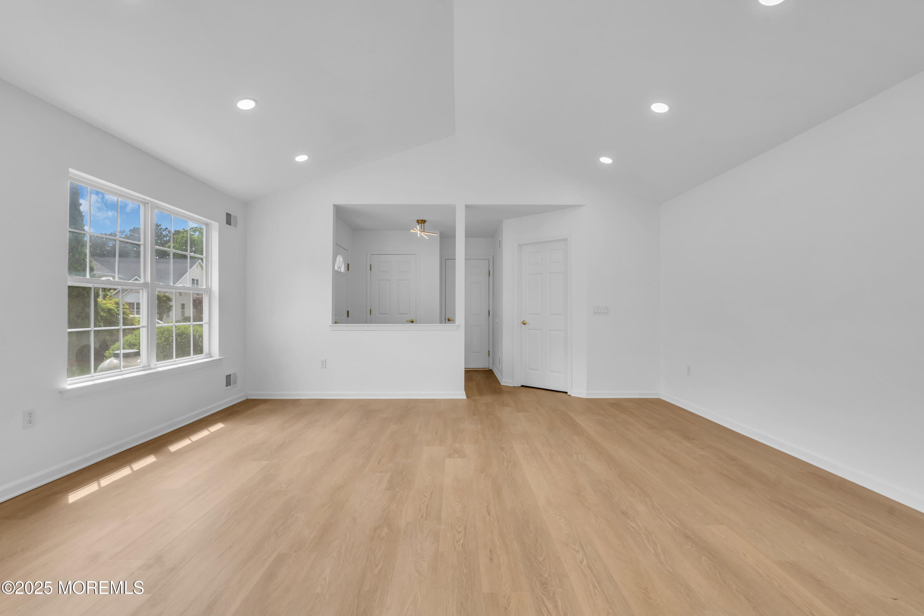 31 Oakmont Road, Lakewood, New Jersey image 9
