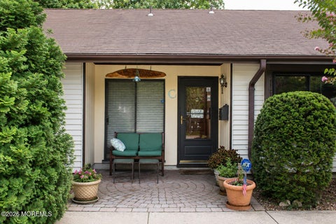 Condo For Sale - 73 Overlook Way #C<br/> Manalapan, NJ 07726