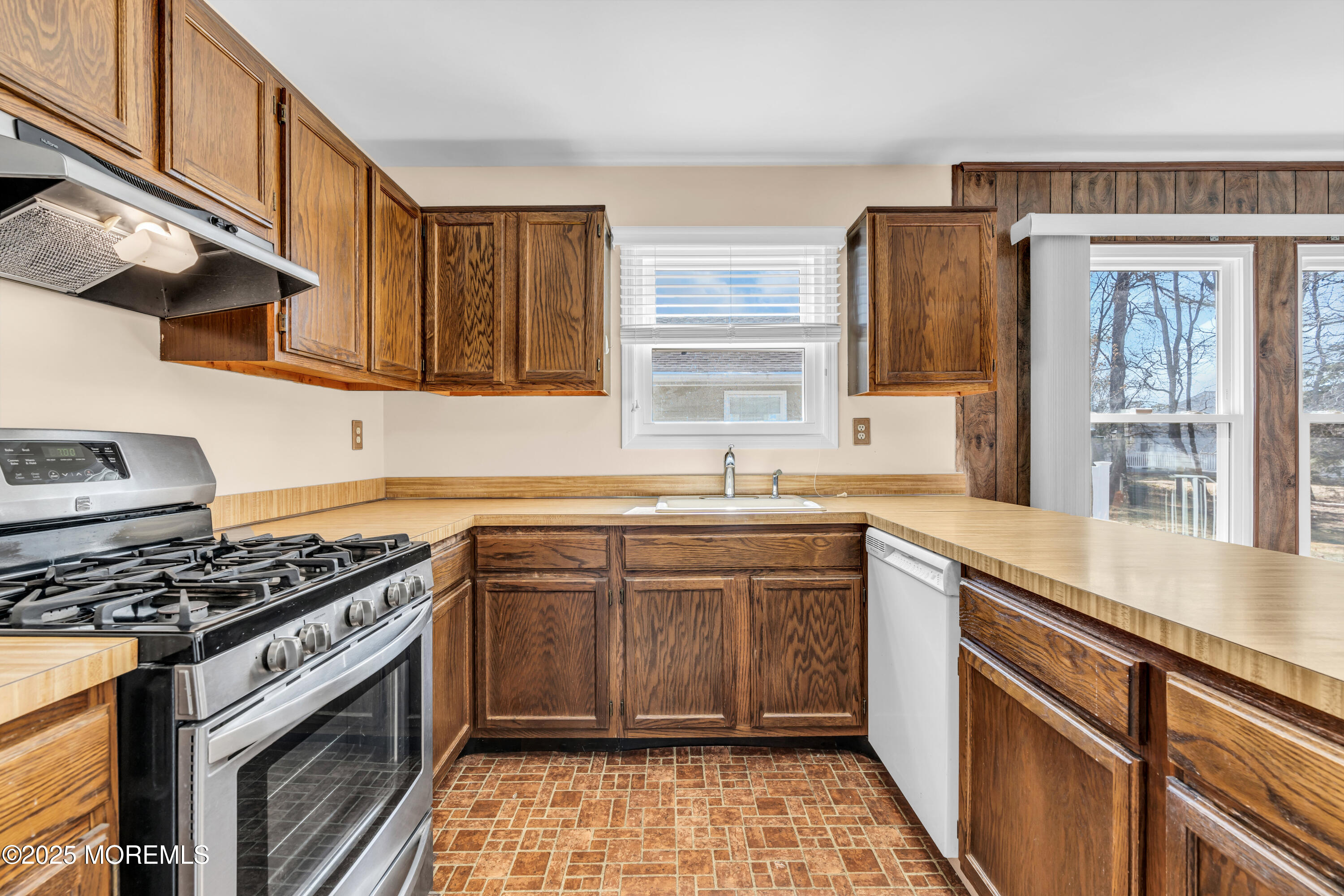 73 Innsbruck Drive, Toms River, New Jersey image 7