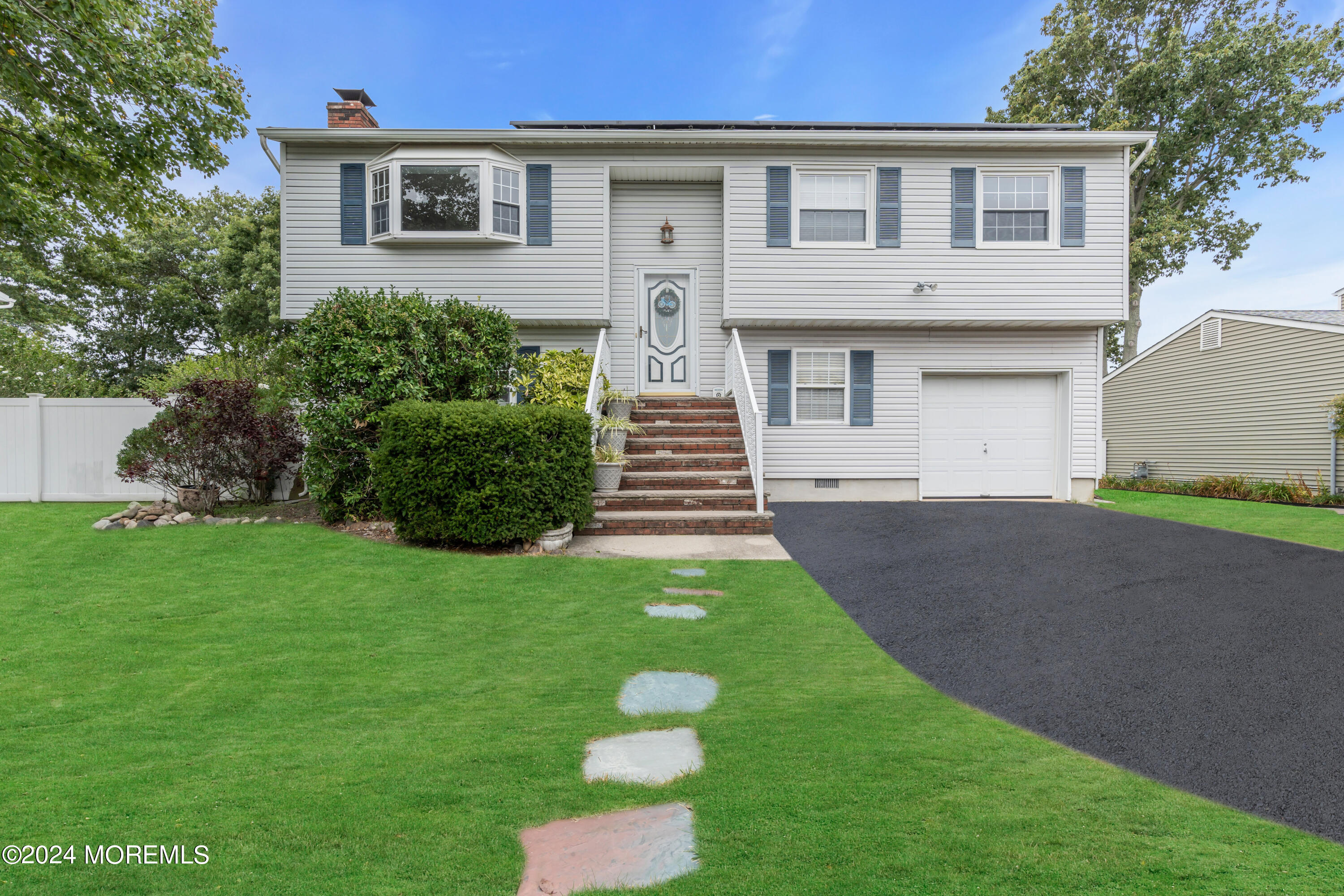 332 Emberly Road, Brick, New Jersey image 4