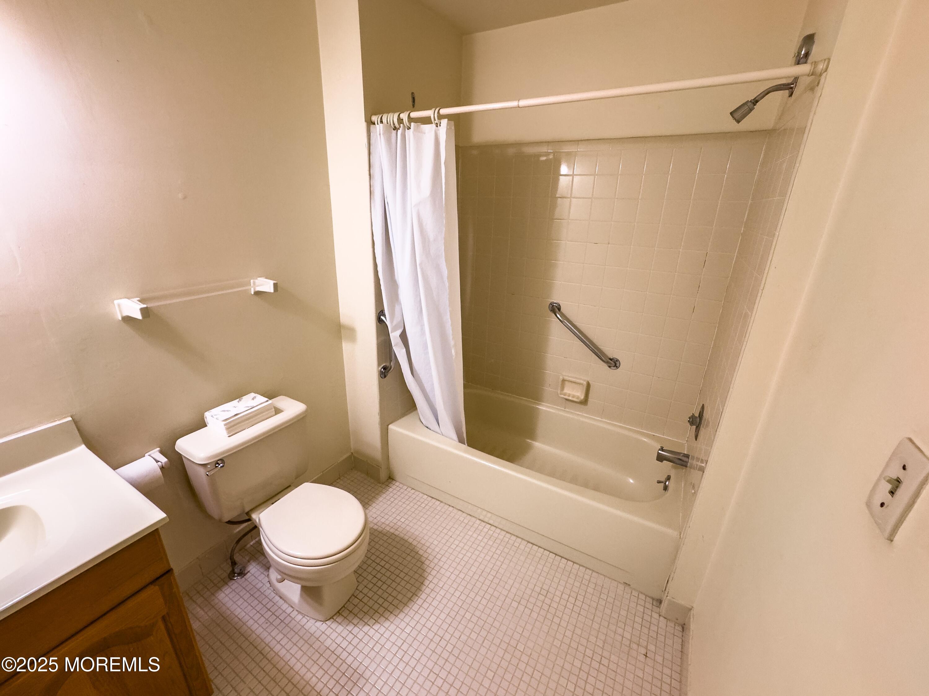 2222 Old Stone Mill Drive, East Windsor, New Jersey image 18
