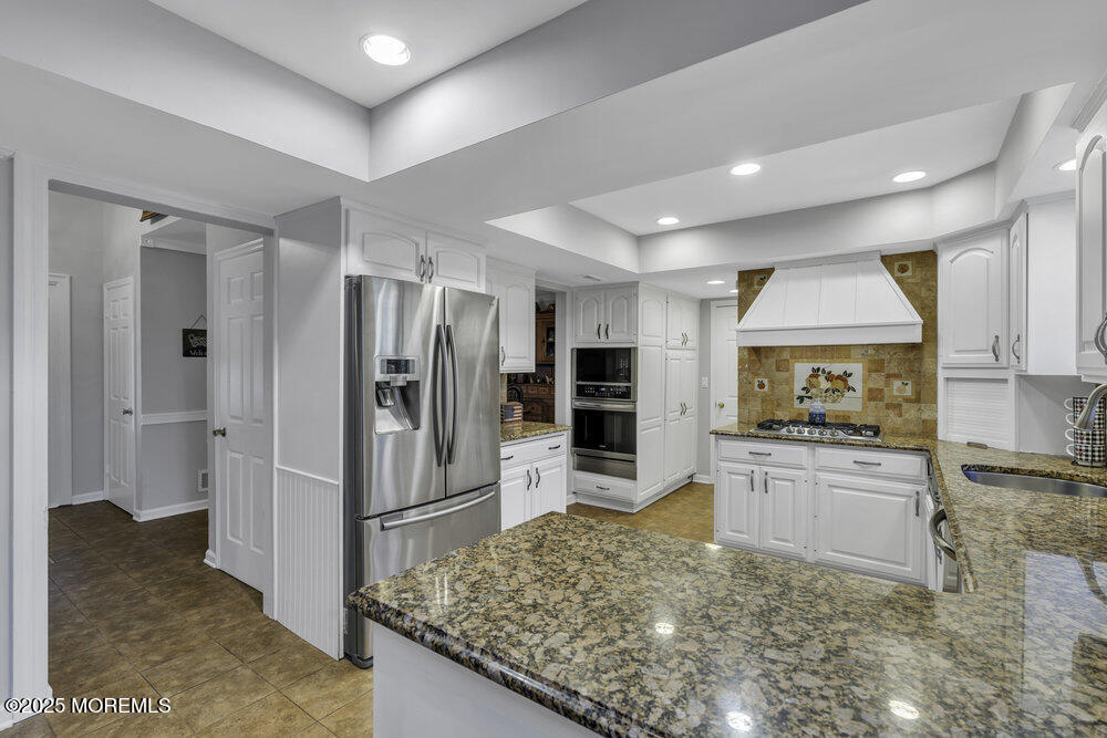28 Pheasant Drive, Marlboro, New Jersey image 11