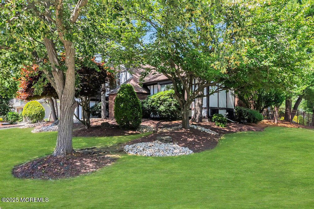28 Pheasant Drive, Marlboro, New Jersey image 37