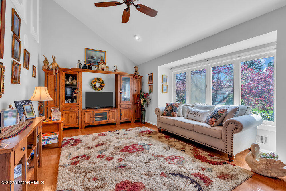 28 Pheasant Drive, Marlboro, New Jersey image 25