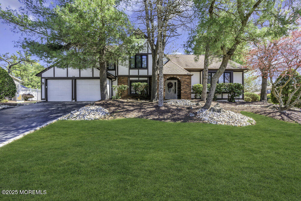 28 Pheasant Drive, Marlboro, New Jersey image 1
