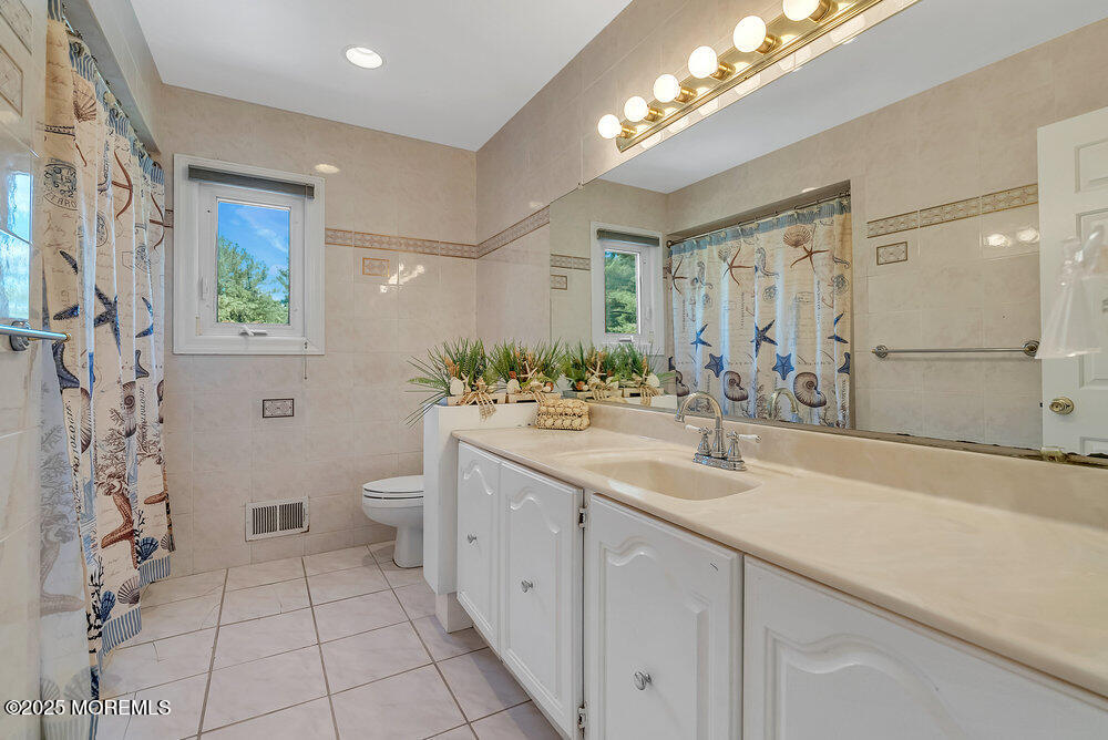 28 Pheasant Drive, Marlboro, New Jersey image 36