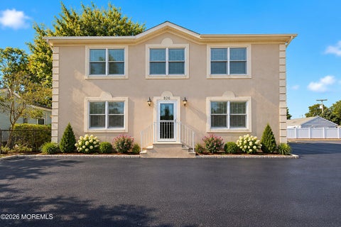 Homes For Sale - 806 Fischer Boulevard<br/> Toms River, NJ 08753