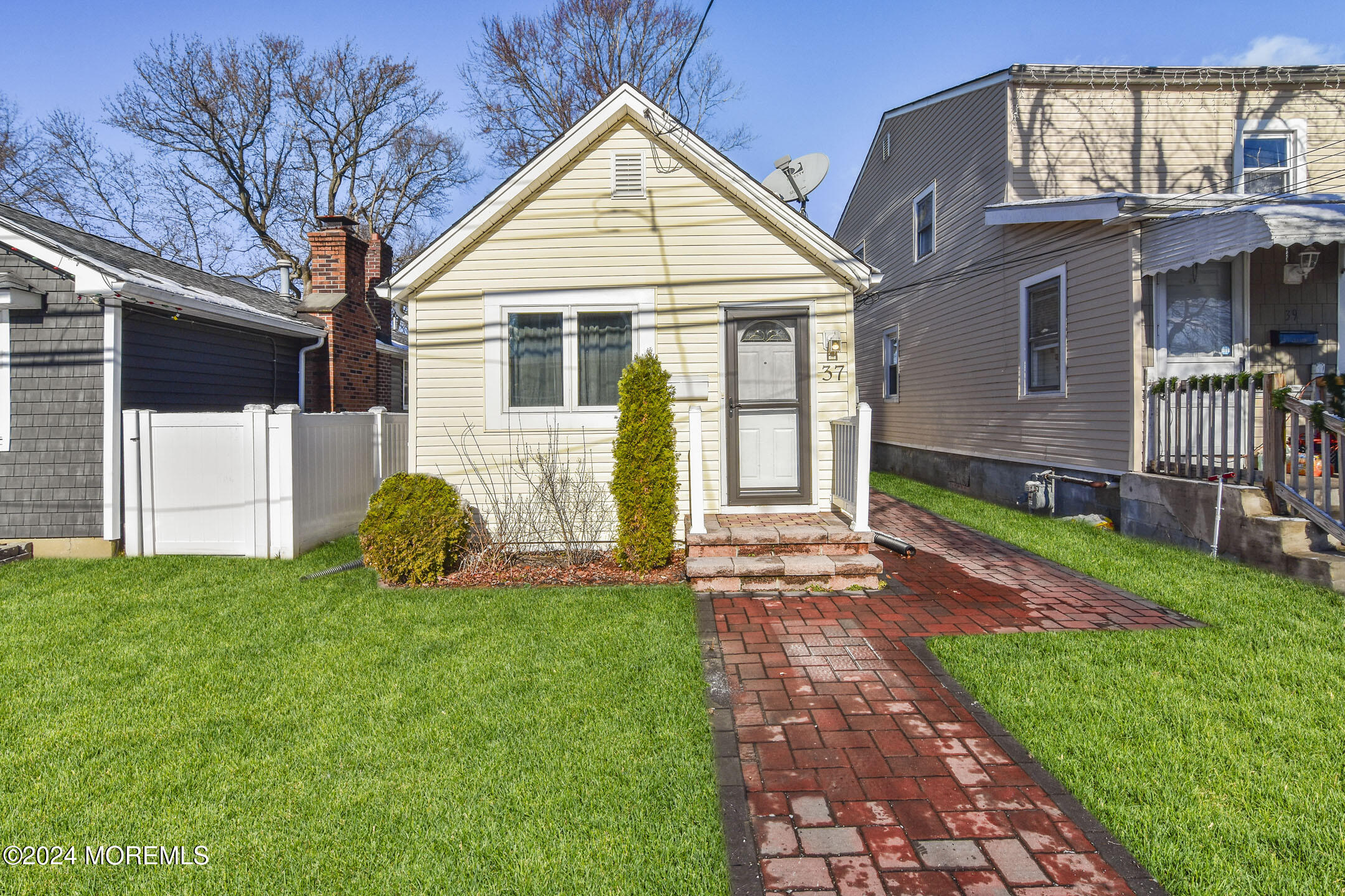 37 Sycamore Avenue, Middletown, New Jersey image 1