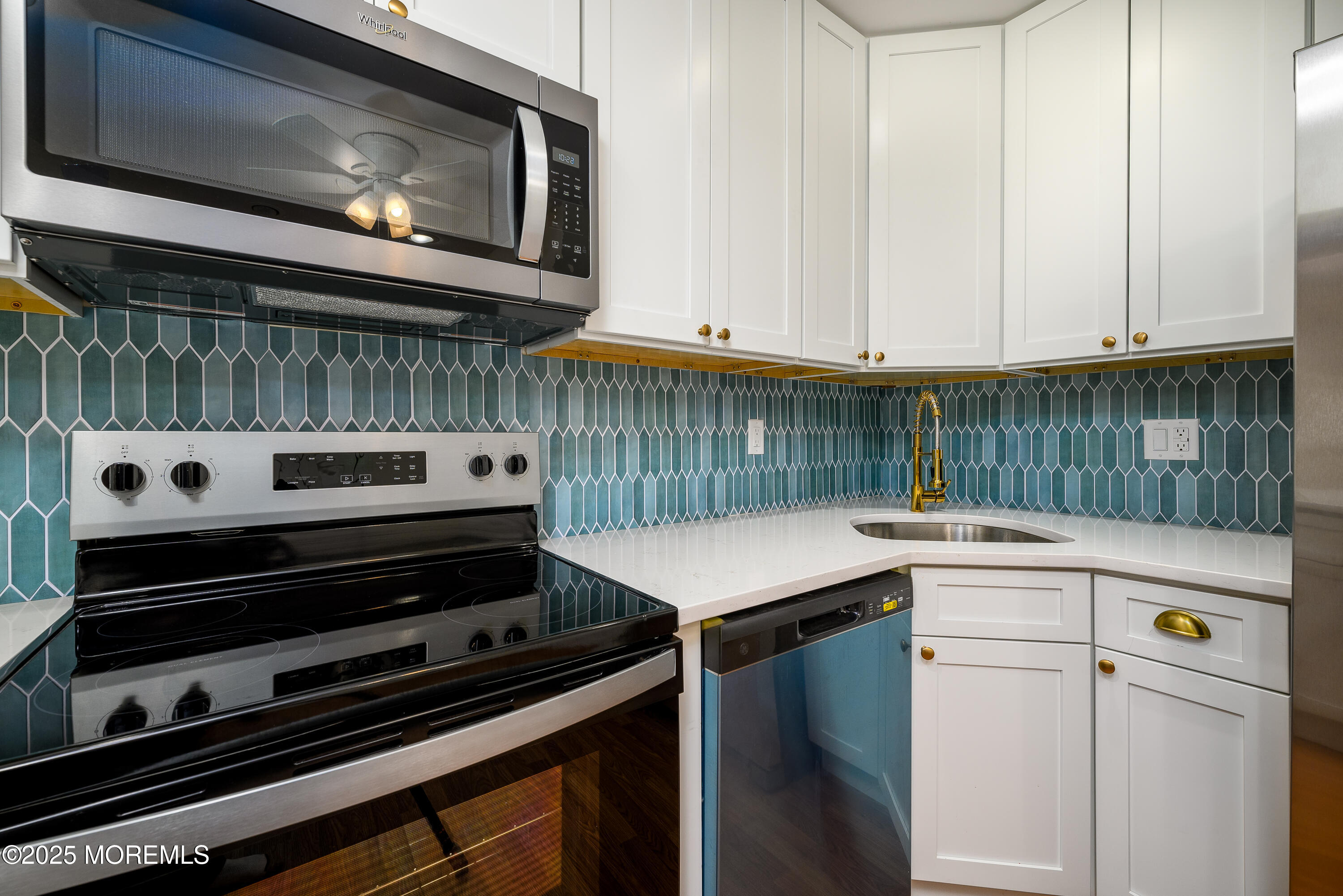 25 Western Reach, Red Bank, New Jersey image 13