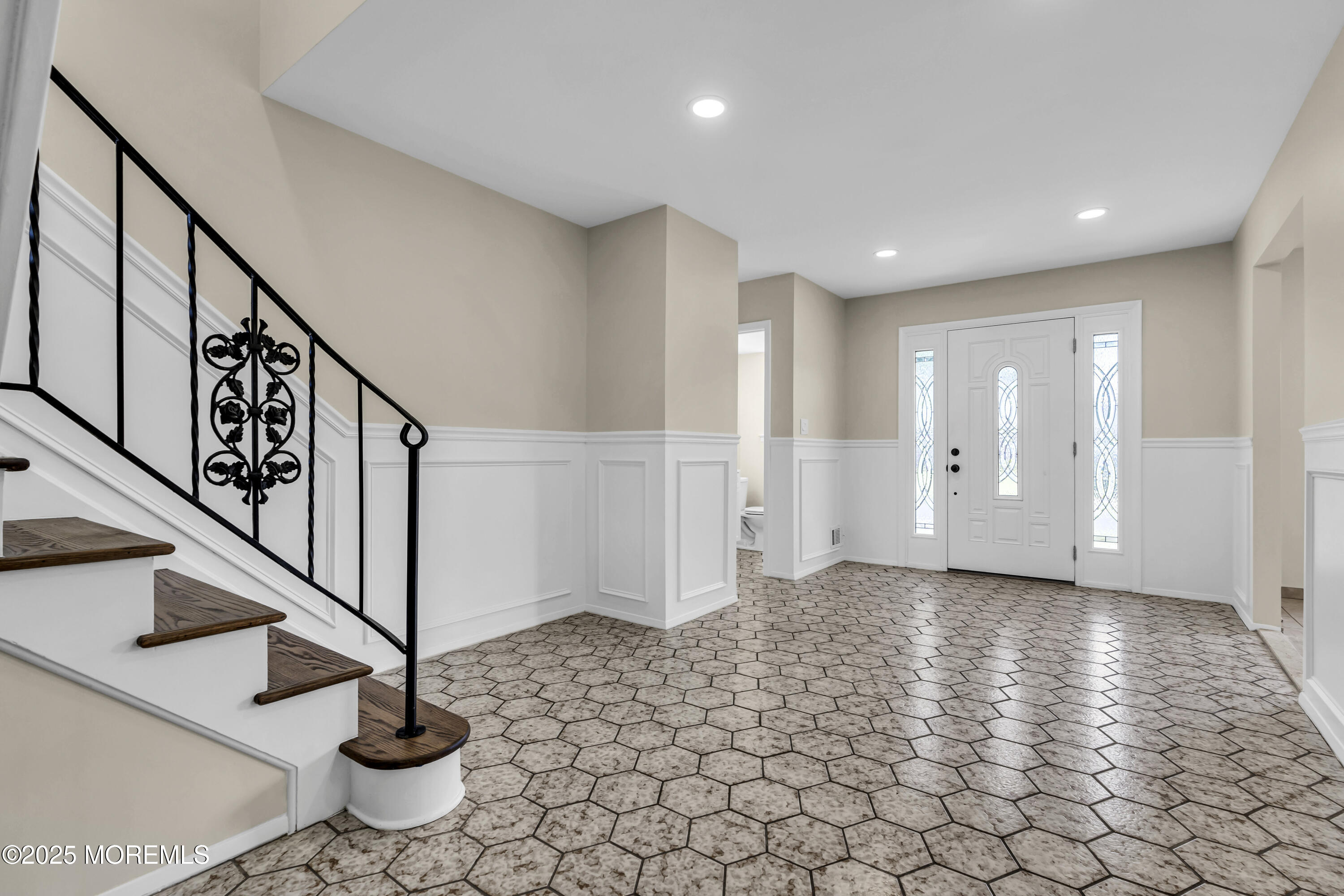 16 Cresci Boulevard