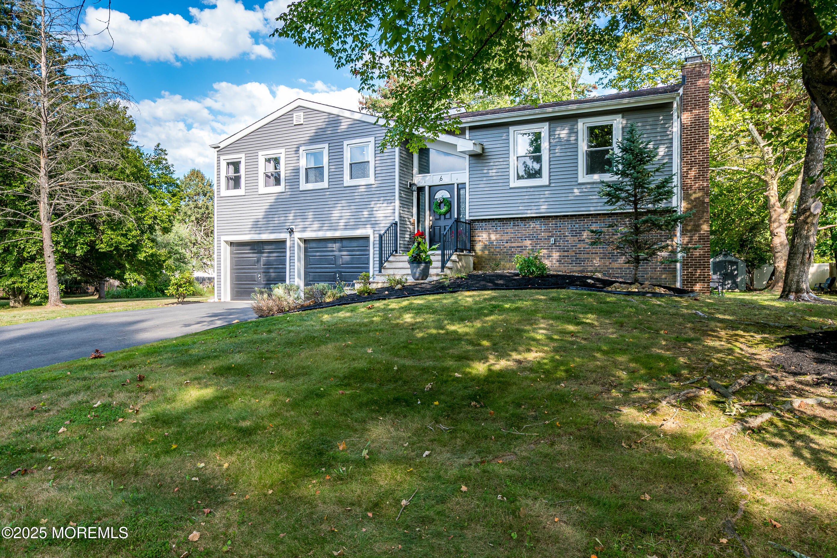 6 Donner Court