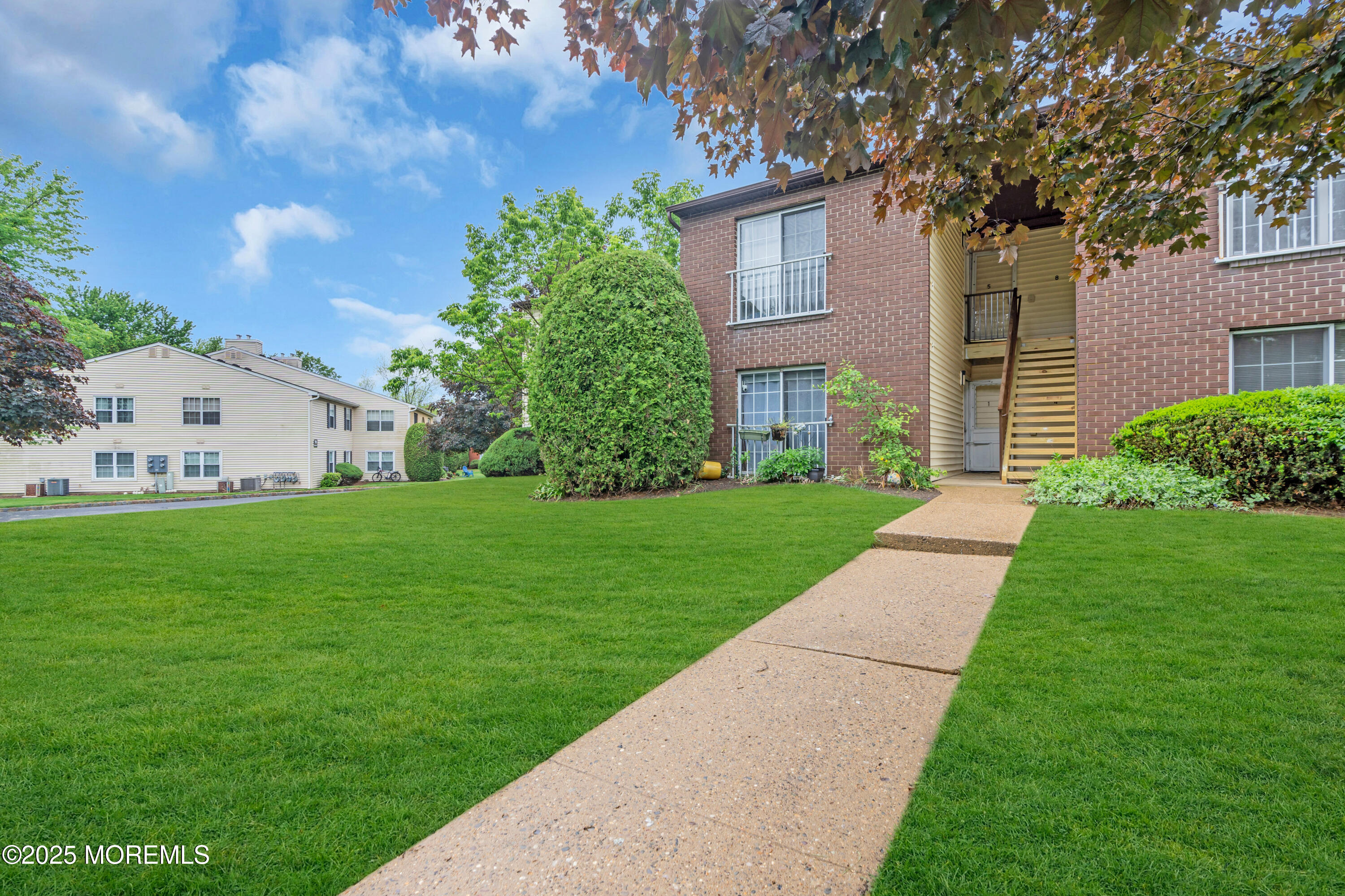 716 Zlotkin Circle #1, Freehold, New Jersey image 5