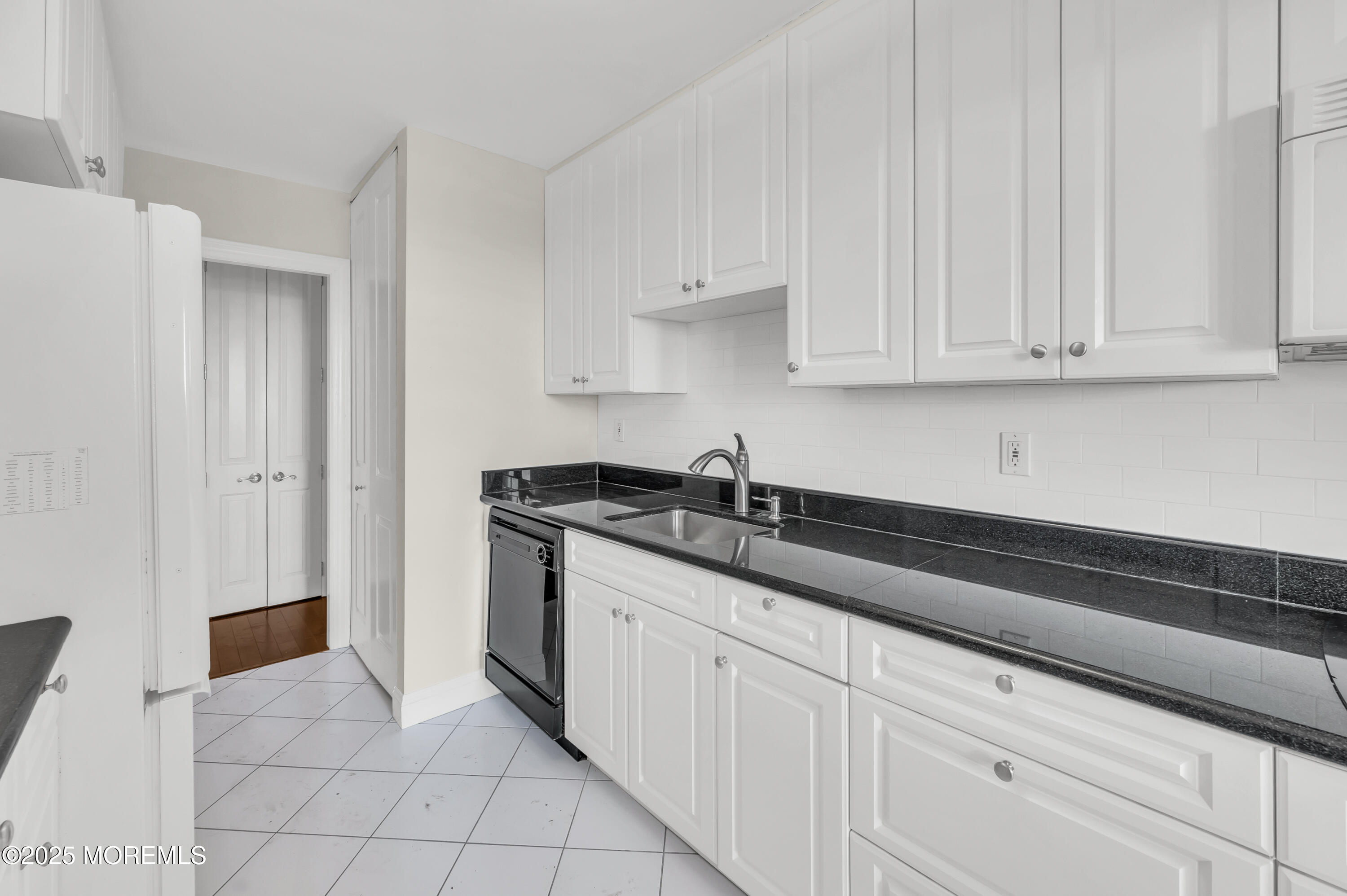 1 Channel Drive #1205, Monmouth Beach, New Jersey image 5