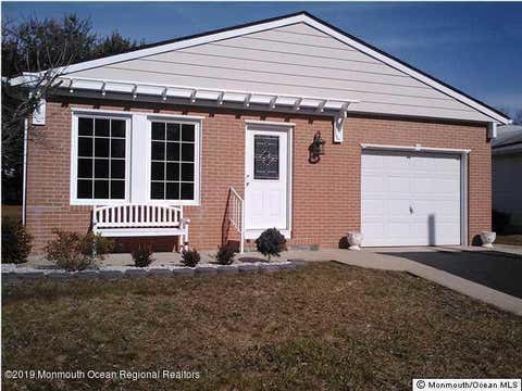 Homes For Rent - 229 Torrey Pines Drive<br/> Toms River, NJ 08757
