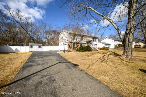 MLS: 22506280
